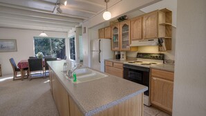 Unclassified image, 4 of 26, button - Village Pleasure (Zephyr Cove)