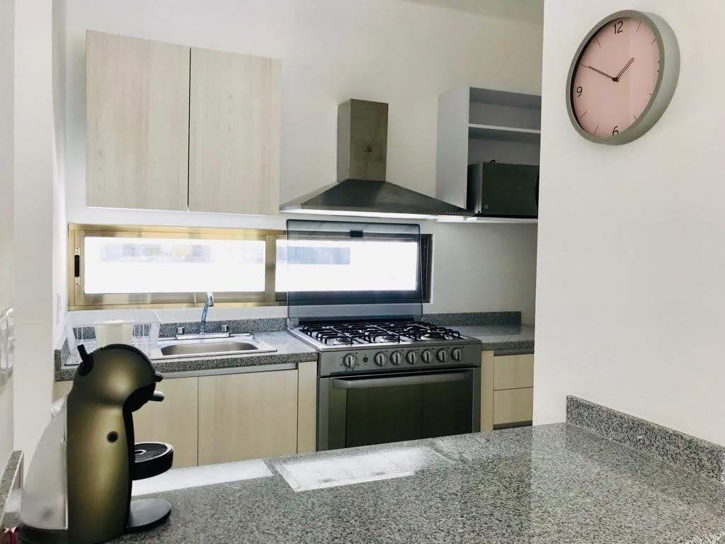Apartemen | Dapur pribadi | Lemari es besar, microwave, oven, dan kompor