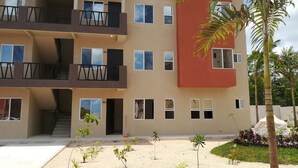 Front of property - Catania Auto (Cancun)
