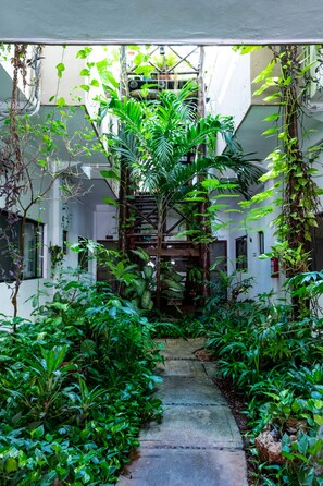 Enceinte de lâhĂ©bergement