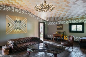 The Cabin | Frette Italian sheets, premium bedding, down duvets, memory-foam beds - Urban Cowboy (Nashville)