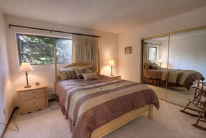 House, Multiple Beds, Hot Tub | Free WiFi - Golden Dust (South Lake Tahoe)