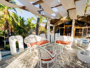 Tempat makan outdoor
