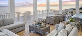 ** GULF FRONT HOME ** Situé dans Seaside Proper, à quelques pas de la plage et du centre-ville, 10 personnes!