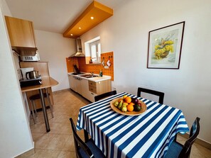 Dining - Apartment   Kisic  3 (Ičići)