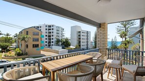 Outdoor dining - Levuka Unit  12, 14 Moreton Pde (KINGS BEACH)