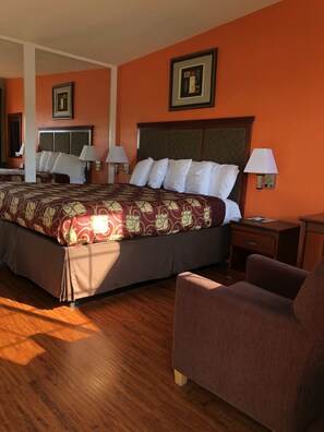 Standard Single Room | Premium bedding, pillowtop beds, desk, laptop workspace - Encore Motel Near Marina Del Rey, Culver City & Venice (Marina del Rey)