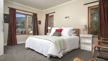 Superior Apartment, 1 Bedroom (Pukeko) | 1 bedroom, individually decorated, individually furnished