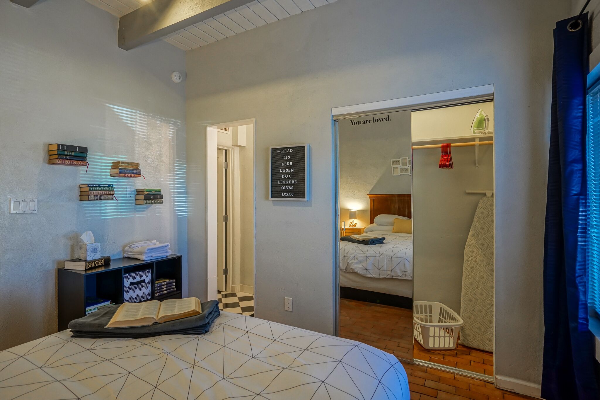 2 bedrooms, iron/ironing board, WiFi, bed sheets