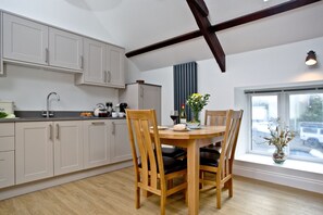 Dining - The Barn, 21 At The Beach -  Beach view, parking, wi-fi (Torcross)