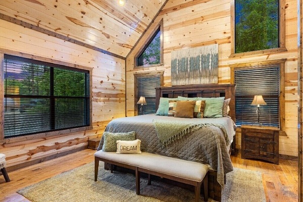 2 dormitoris, planxa i posts de planxar, wifi i roba de llit