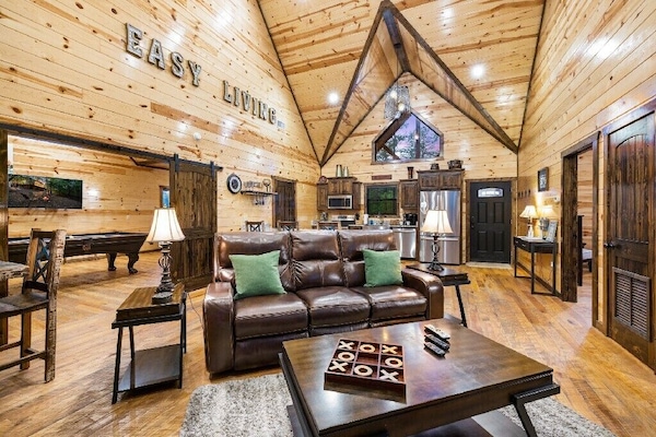 Smart-tv och eldstad