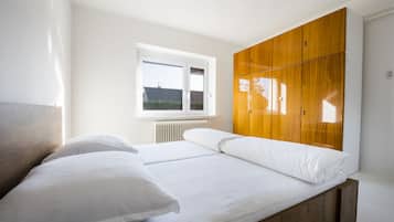 2 quartos, ferros/tábuas de passar roupa, Wi-Fi, roupa de cama