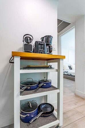 Interior - Lux 2-Bedroom w/ Parking – 6 Blocks from Lincoln Rd (Miami Beach)