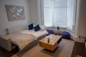 House, Private Bathroom | Lounge
