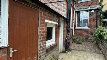 Hus - privat badrum | Exteriör