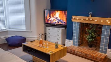 House, Private Bathroom | Lounge