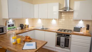 House, Private Bathroom | Shared kitchen