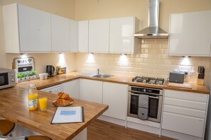 Rumah, kamar mandi pribadi | Dapur bersama
