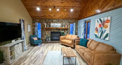 Theater Room | Hot Tub | Arcades | Great Location!