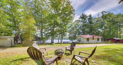 Rustic Retreat Across from Lake; Family Friendly!