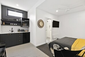 1 habitación, internet y ropa de cama 