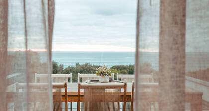 Joy Apartment 3 - Brand New Beachfront Apartment, Views, Linen, WIFI and More