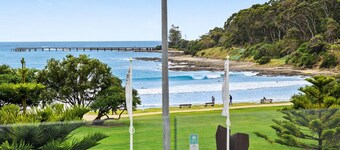 Joy Apartment 3 - Brand New Beachfront Apartment, Views, Linen, WIFI and More