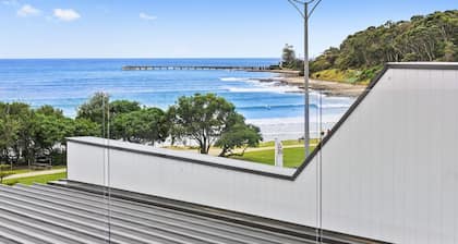 Joy Apartment 4 - Brand New Beachfront Apartment, Views, Linen, WIFI and More
