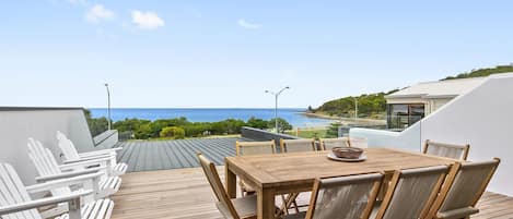 屋外ダイニングエリア