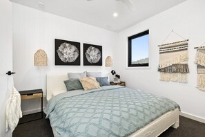3 chambres, fer et planche à repasser, Wi-Fi, draps fournis