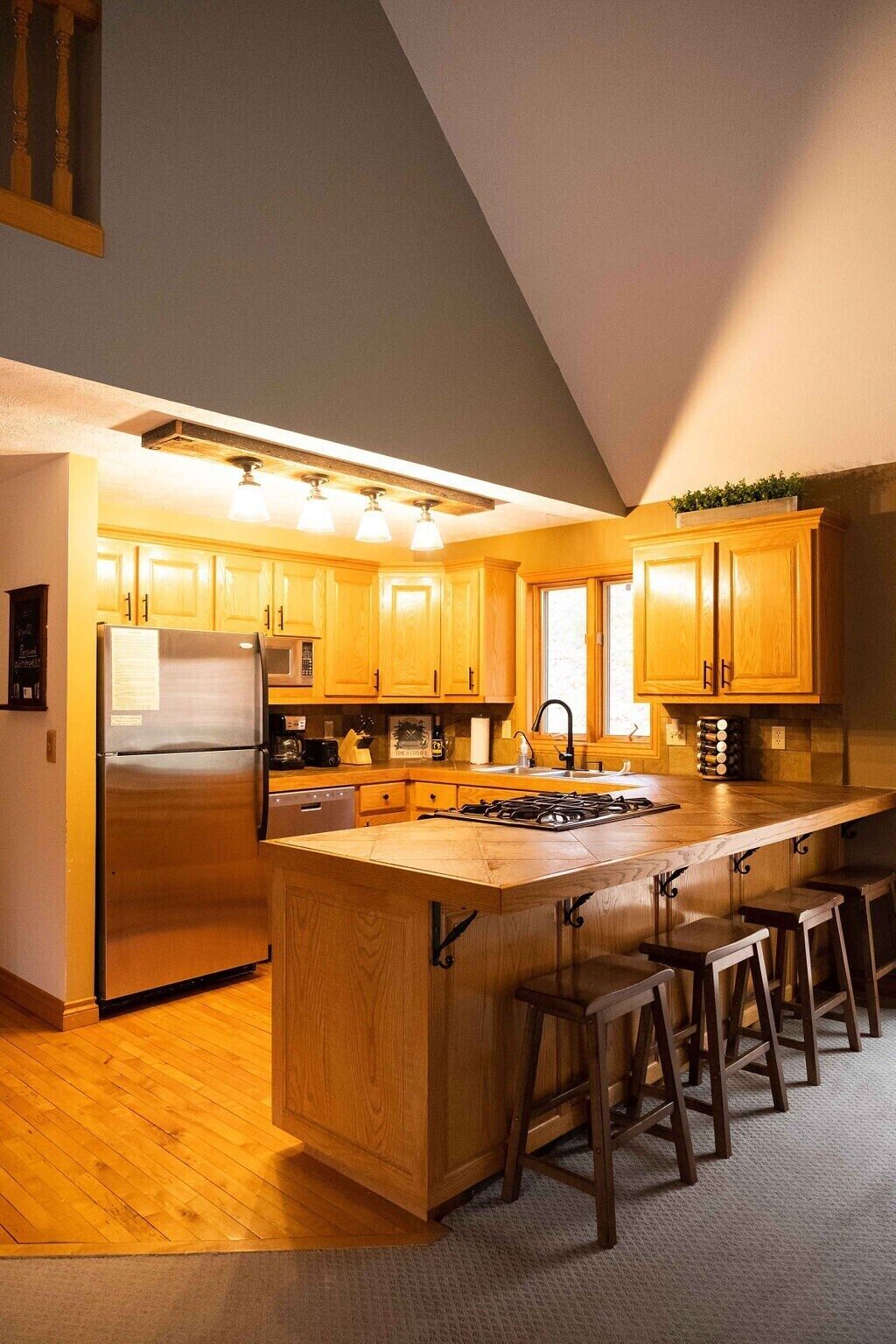 Frigorífic, microones, forn i placa de cuina 