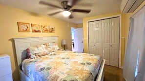 2 bedrooms, iron/ironing board, WiFi