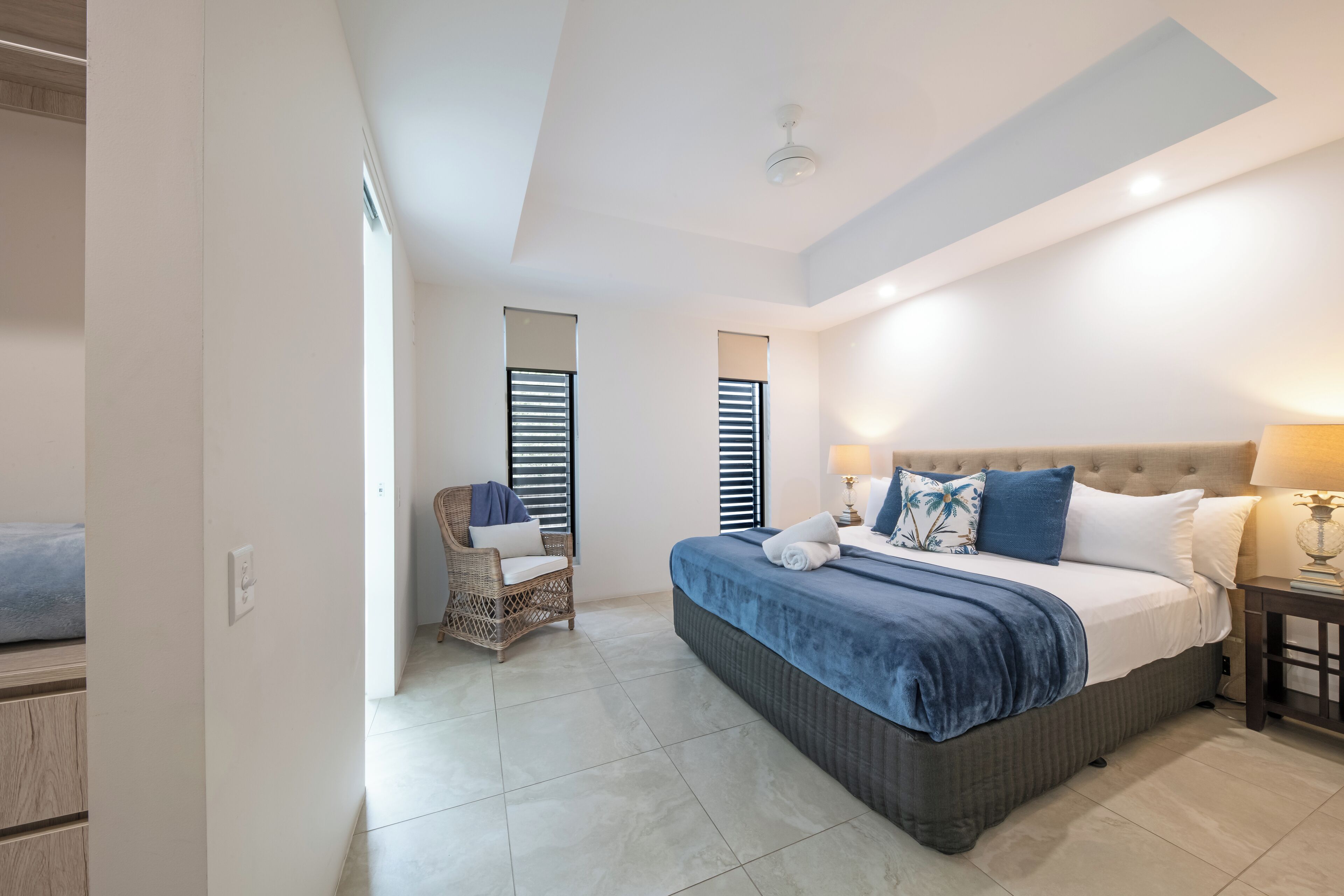 4 chambres, fer et planche à repasser