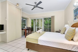 1 chambre, fer et planche Ă repasser, Wi-Fi gratuit, draps fournis