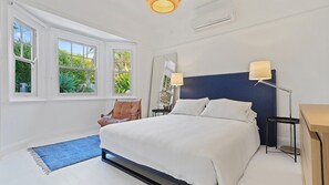 5 bedrooms, free WiFi, bed sheets