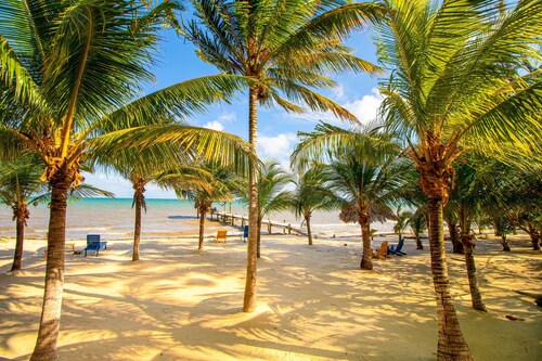 Casa romántica: frente al mar, muelle, hamaca, terraza y comedor al aire libre