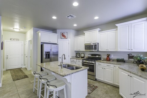 3 Bedroom Townhome with Heated Pool!