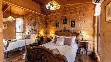 4 Schlafzimmer, Schreibtisch, Bügeleisen/Bügelbrett, kostenloses WLAN