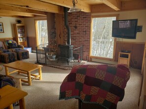 TV, fireplace, DVD player, books - Beautiful Lake and Mountain Views with Parking for your Toys! In Grand Lake (Grand Lake)