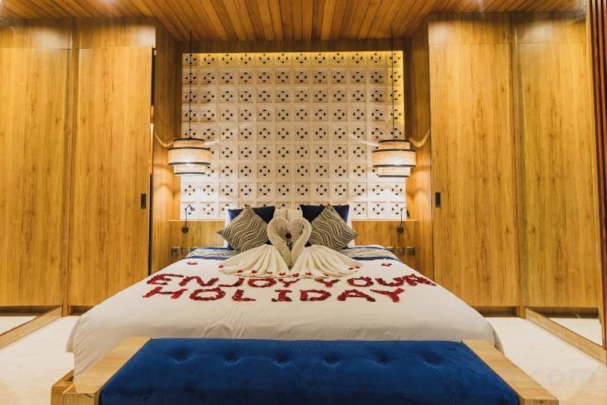 1 bedroom, in-room safe, iron/ironing board (on request), free WiFi