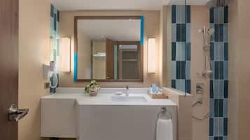 Shower, rainfall showerhead, free toiletries, hair dryer