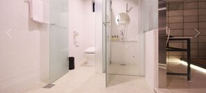 Rainfall showerhead, free toiletries, hair dryer, bathrobes