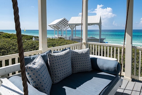 SALE~"Magnolia Honeymoon Cottage"~Seaside Beachfront~Chairs/Umbrella~Bikes~2