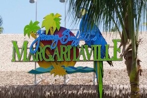 Unclassified image, 2 of 8, button