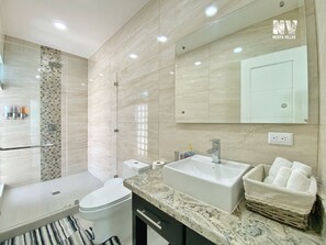 Shower, towels, soap, shampoo - New Listing Modern Villa across from Mal Pais beach! (Mal Pais)