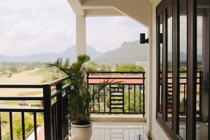 Terrace/patio - Consiana Vang Vieng Hotel (Vang Vieng)