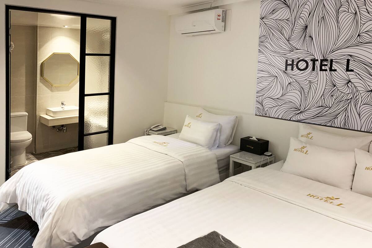 Twin Room | Free WiFi, bed sheets