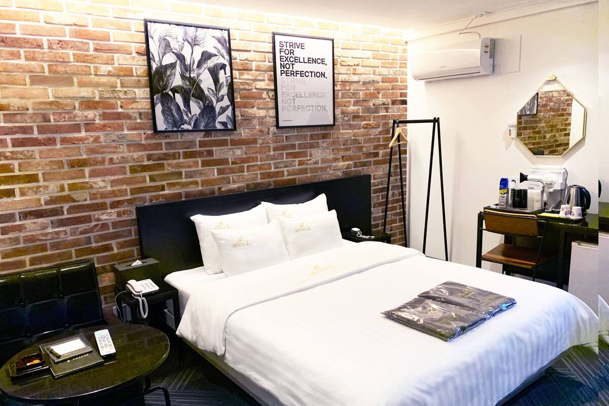Deluxe Room | Free WiFi, bed sheets