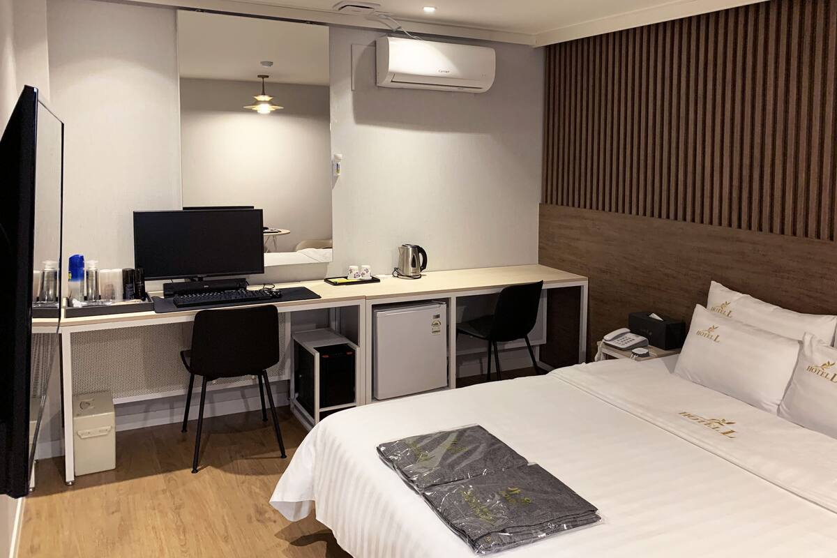 standard room | free wifi, bed sheets